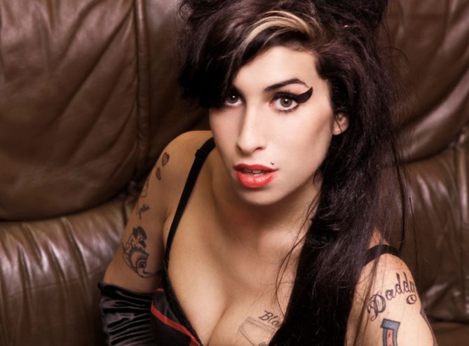 Le père d’Amy Winehouse en guerre contre le documentaire sur sa fille présenté à Cannes : « No.. No… No ! »