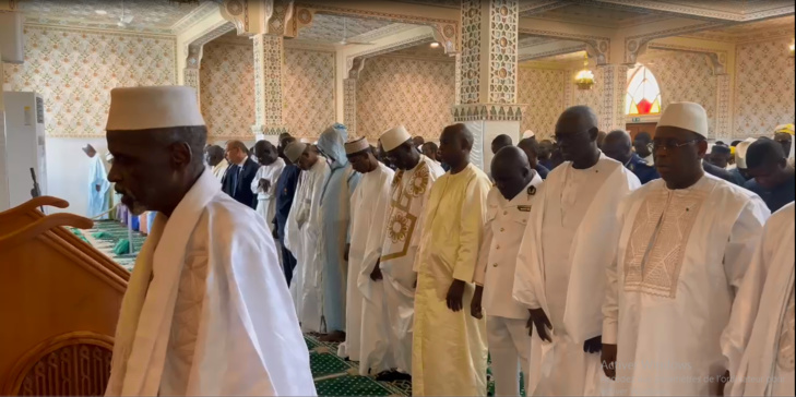 Photos+videos: Macky Sall dans l'effervescence de la Grande mosquée de Lodo Saint-Louis après la prière de ce vendredi