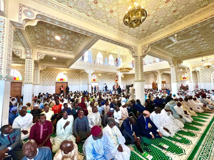 Photos+videos: Macky Sall dans l'effervescence de la Grande mosquée de Lodo Saint-Louis après la prière de ce vendredi