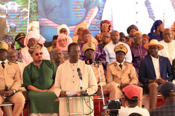Élevage: Amadou Ba, Premier Ministre réceptionne 1300 génisses gestantes à haut potentiel de laitier