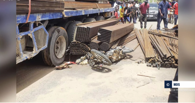 Louga : un conducteur de moto ”Jakarta” mortellement touché par des barres de fer tombées d’un camion