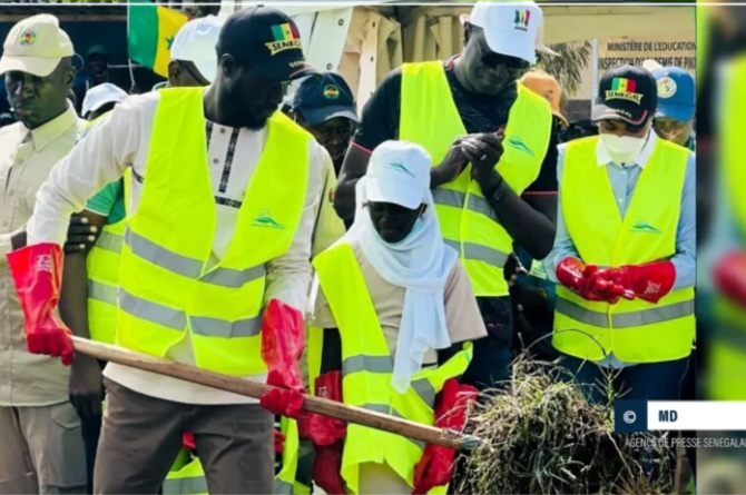 Bassirou Diomaye Faye lance officiellement la première édition de la journée nationale de nettoiement
