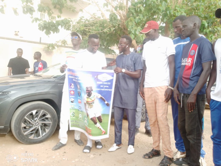 Photos/ Tabaski de football Dakar-Sacré-Cœur : Famara Diédiou, international sénégalais a remis des lots d’équipements sportifs à de nombreuses Asc, ce week-end