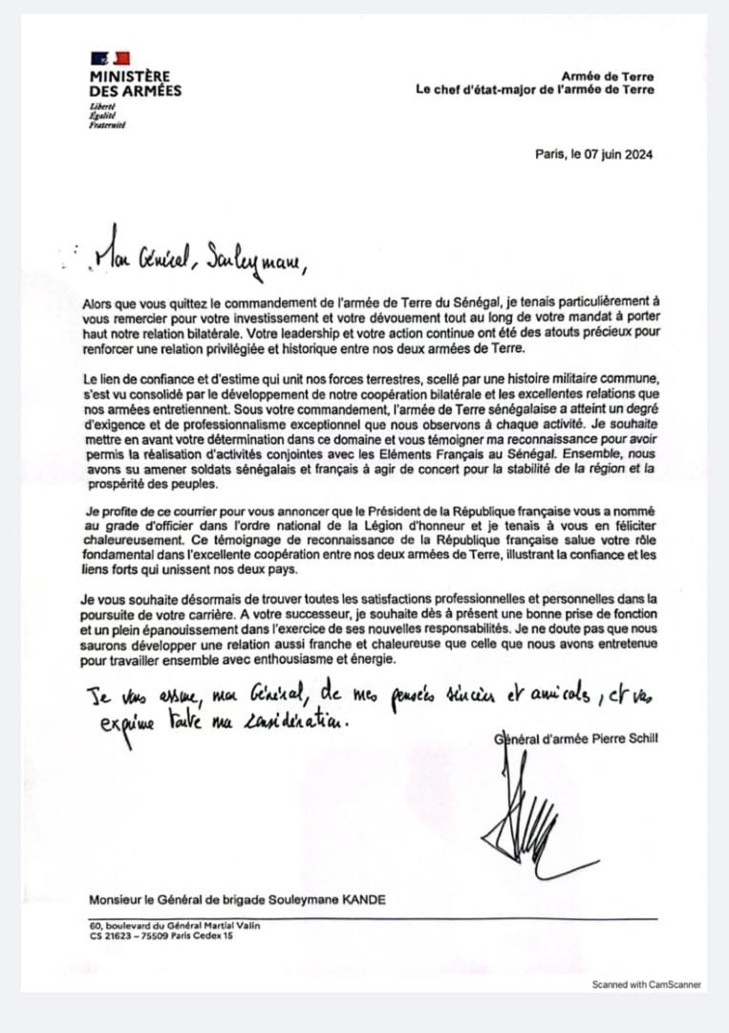 France : Le Président Emmanuel Macron élève le Général Kandé au rang d’Officier de la Légion d’honneur