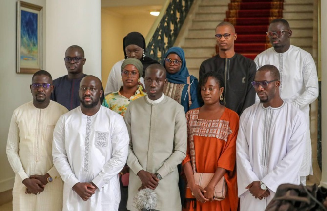 Audience au Palais : Le Président Bassirou Diomaye Faye, a reçu hier une délégation de la Convention des Jeunes Reporters du Sénégal