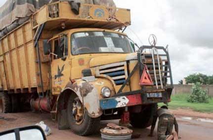 Vente frauduleuse de semences à Malem Hodar: Un camion transportant 265 sacs d’arachide subventionnés, arrêté