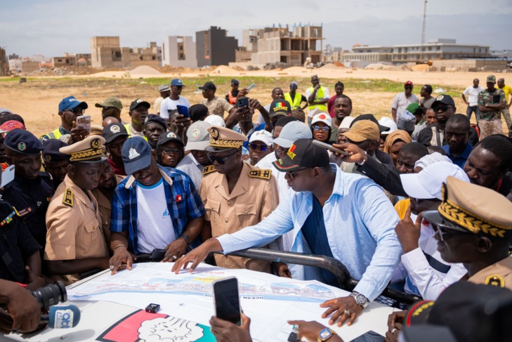 Photos / Littoral: Visite du Ministre Moussa Balla Fofana sur l’axe Guediawaye-Malika