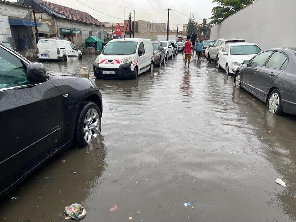 Dakar : Inondations dans les rues de la Médina et des Allées du Centenaire suite à la pluie