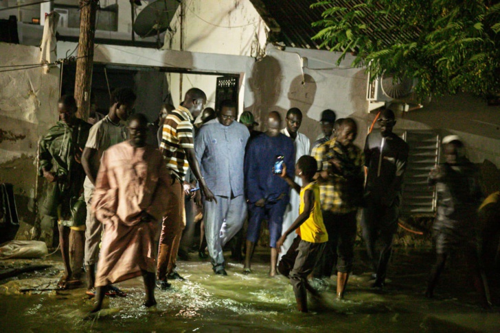 Photos / Touba : Moussa Balla Fofana, ministre de l’Urbanisme, des Collectivités territoriales et de l’Aménagement des territoires, au chevet des sinistrés