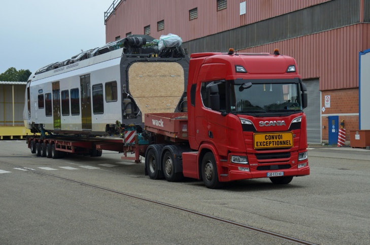 Photos / Phase 2 du Ter de Dakar : Le chargement des rames supplémentaires, effectué