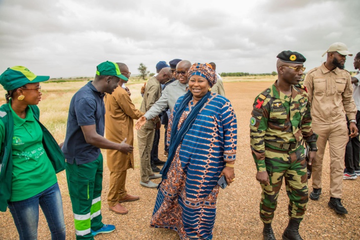 Photos / 𝗜𝗻𝗼𝗻𝗱𝗮𝘁𝗶𝗼𝗻𝘀 à 𝗕𝗮𝗸𝗲𝗹 et 𝗠𝗮𝘁𝗮𝗺: La ministre Mme Maïmouna Dièye et son collègue de l'Intérieur, Jean Baptiste Tine, en mission commando, ce lundi