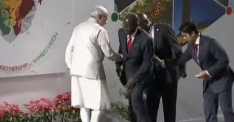 Le Président Mugabe ivre en Inde: l’incroyable vidéo qui fait le buzz