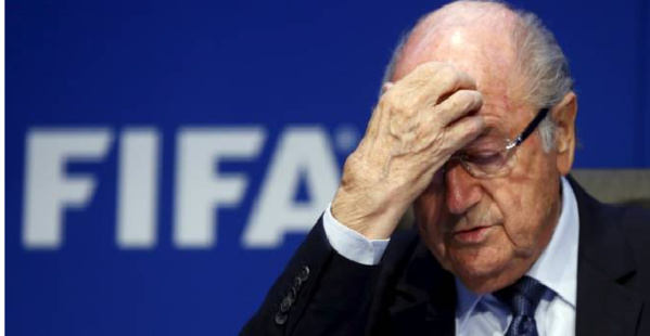 Scandale de Corruption à la Fifa : Une effigie géante de Sepp Blatter va être brûlée au Royaume-Uni