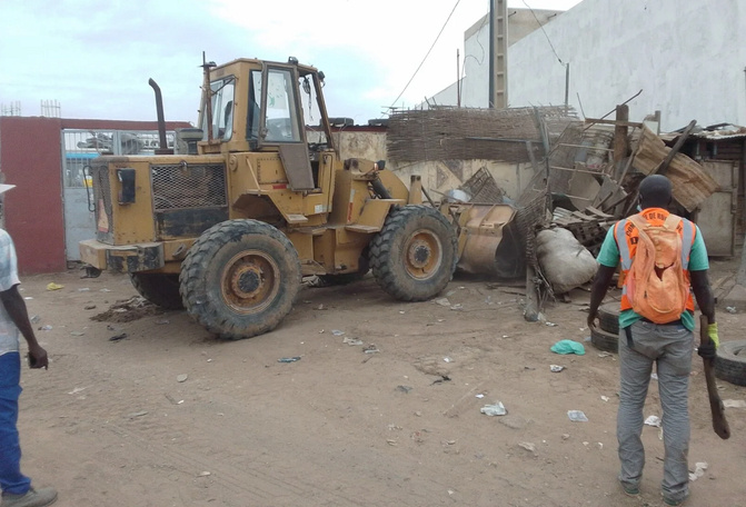 Désencombrement de la ville : Rufisque relance son opération des bulldozers