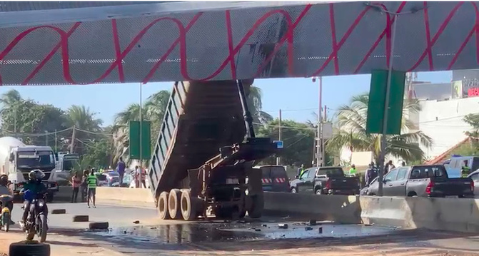 Accident à Yoff-Tonghor : Le ministère des Transports rétablit la circulation, après la dépose de la passerelle