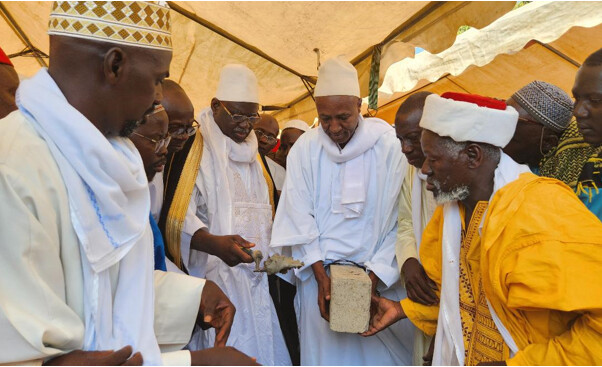 Sédhiou / Pose de la première pierre de la mosquée de Montagne rouge Est : El Hadji Sidya Dramé exhorte à l’éducation et au respect des valeurs