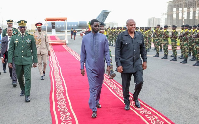 En visite de travail au Sénégal : Le Président Bassirou Diomaye Faye accueille son homologue ghanéen John Dramani Mahama