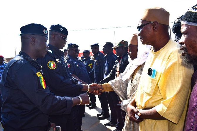 Mame Seydou Ndour, Directeur général de la Police nationale, a effectué une visite dans plusieurs unités de police