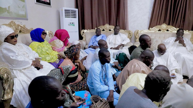 Amadou Bâ en tournée de condoléances : Entre hommage à Youssou Ndour et recueillement à Touba