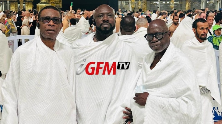 Photo+ Video: Youssou N’Dour, artiste international et homme d’affaires en Omra à la Mecque