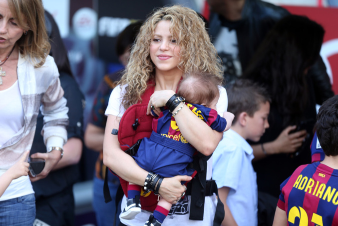 Shakira, complètement gaga, poste un cliché adorable de Gérard Piqué et de Sasha (Photo)