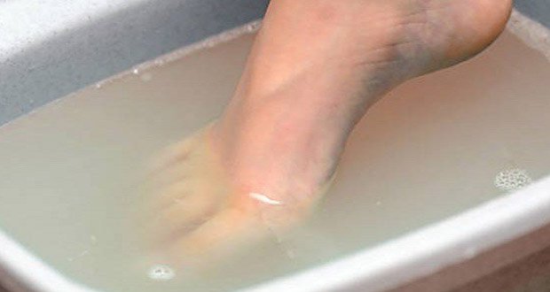 Trempez vos pieds dans de l’eau froide tous les soirs, ce qui vous arrivera va vous surprendre !