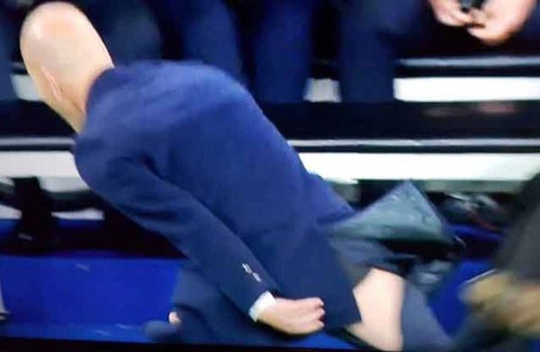 Zidane craque son pantalon sur le triplé de Ronaldo