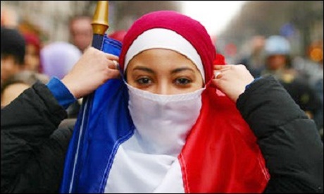 Paris - Une journée du hijab qui fait polémique