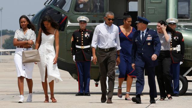 (3 Photos) : Obama et sa famille en vacances pour deux semaines à Martha's Vineyard