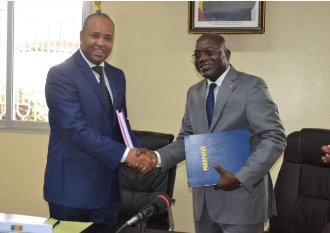 Ce jeudi, Oumar Gèye a présidé la cérémonie de signature du document final du Plan National d’Adaptation de la  Pêche face aux Changements Climatiques du secteur de la Pêche et de l’Aquaculture (PNA Pêche).