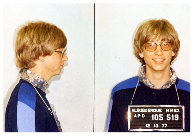 Bill Gates, arrêté pour conduite sans permis en 1977.