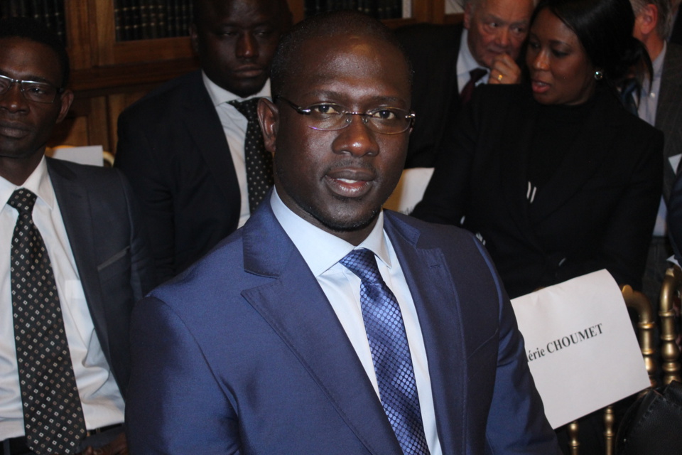 Photos-vidéo : la séance de prise de photos du président Macky Sall à Matignon