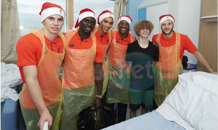 Photos : Sadio Mané et les stars de Liverpool ont effectué leur visite annuelle de Noël à l'hôpital des enfants