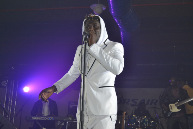 Papa Ndiaye Thiopet met le feu devant les 2000 places du Palais des Congrés de Montreuil