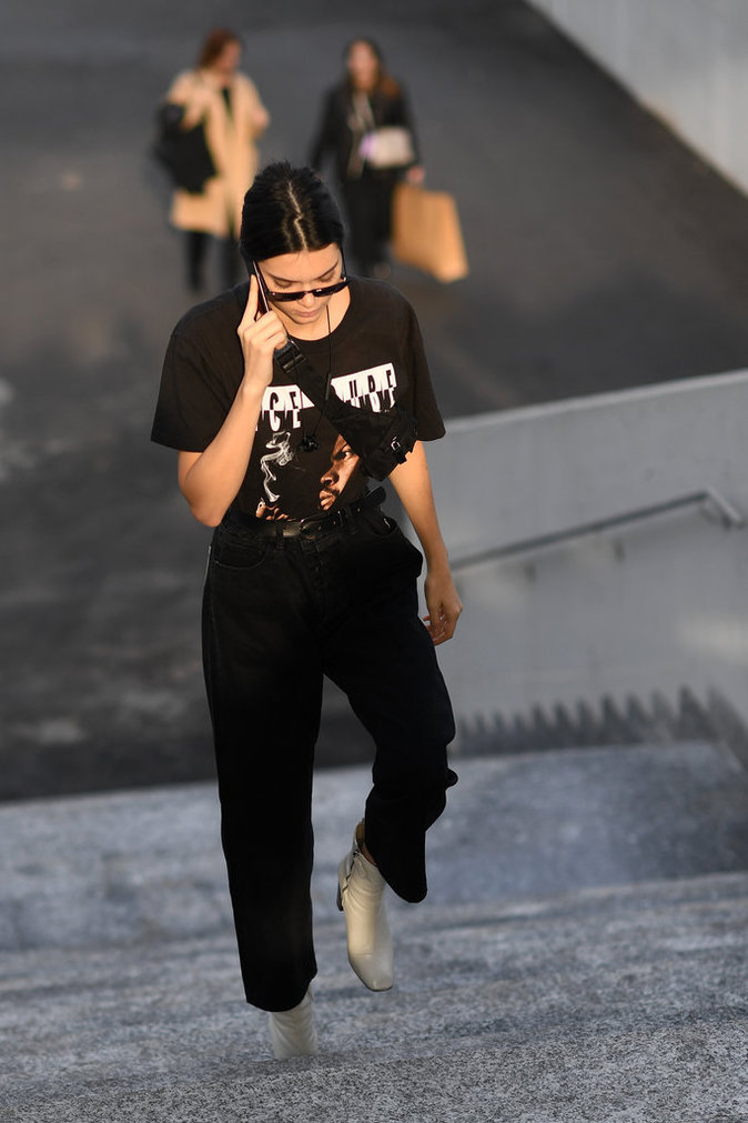 Photos : Kendall Jenner : Elle rejoue Matrix dans les rues de Paris!