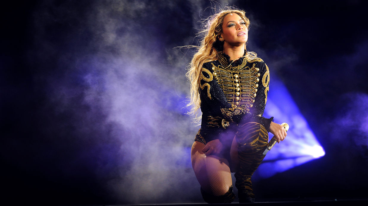 PHOTO Beyoncé : sa statue de fromage rempor­tera-t-elle le concours ?