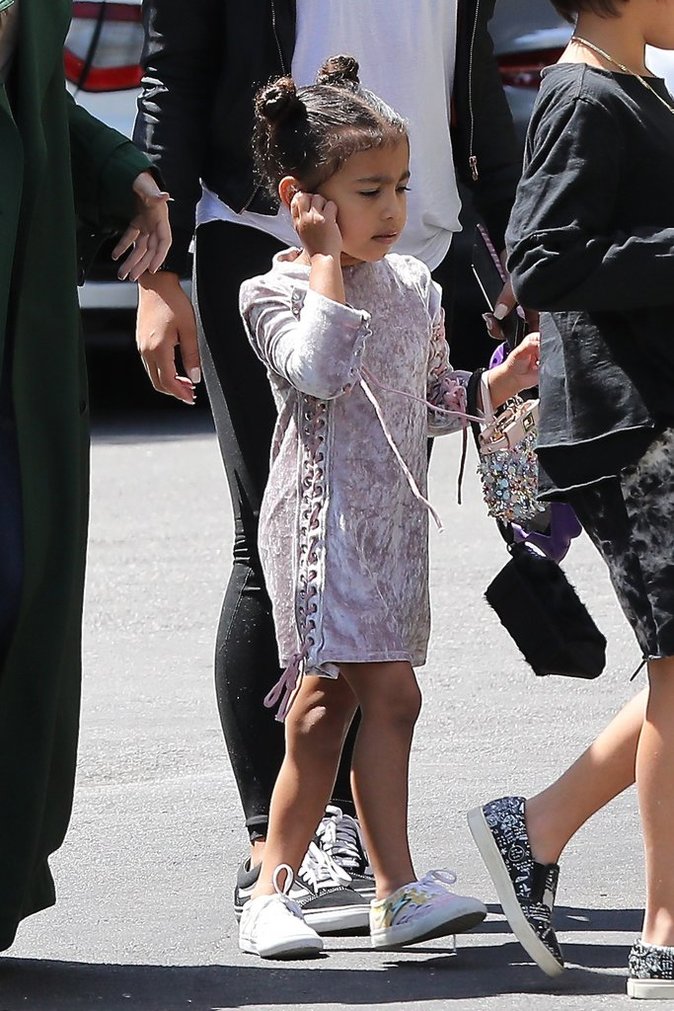 Photos : Saint et North West, les enfants de Kim Kardashan: à Calabasas, la relève est assurée !