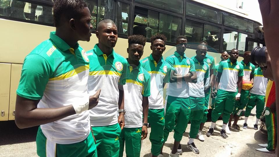 Cérémonie de remise de drapeau aux "Lions" du Beach soccer pour le Mondial 2017 au Bahamas