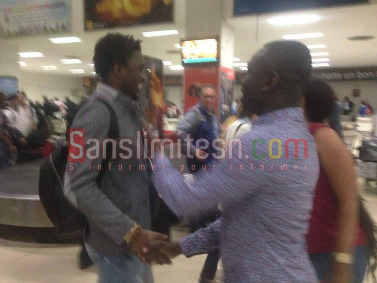 (10 Photos) Pape Diouf et son épouse Bébé Basse croisent Waly Seck à …