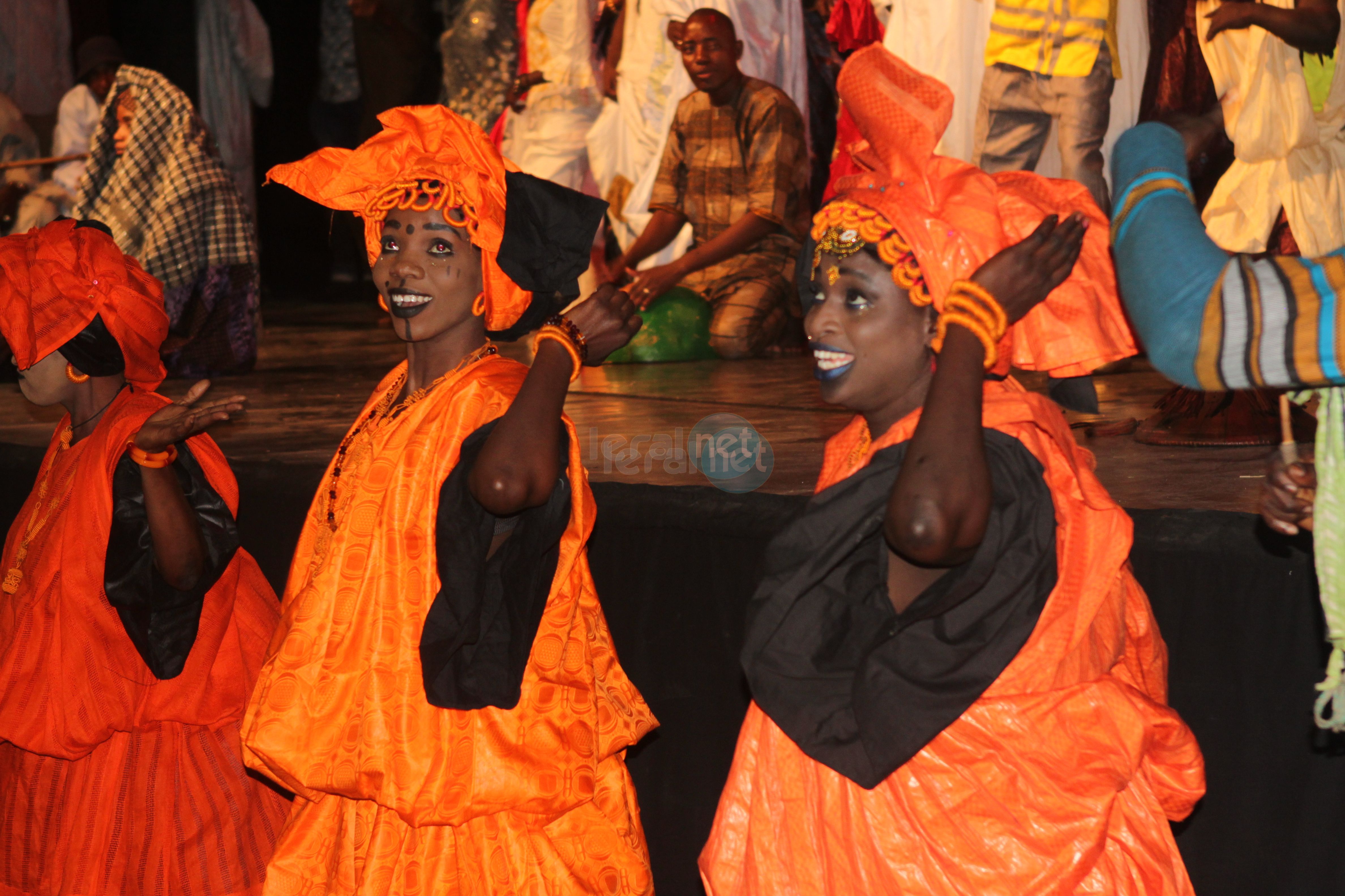 Les Lébous en pays Waalo Waalo, la danse du Dagagne combinée au Ndawrabine a été servie au public de Sorano