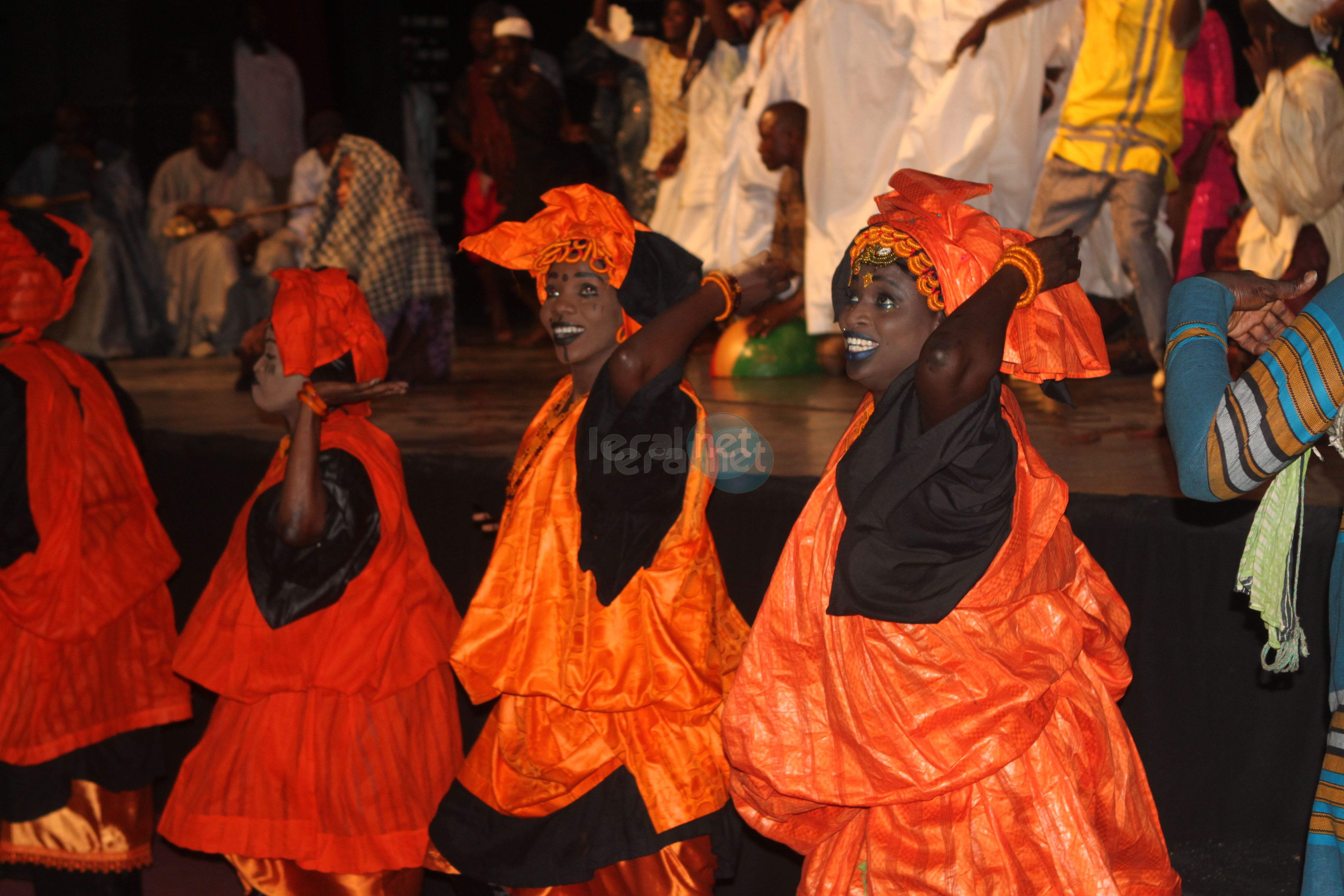 Les Lébous en pays Waalo Waalo, la danse du Dagagne combinée au Ndawrabine a été servie au public de Sorano