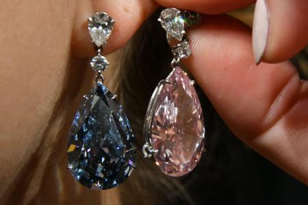 57 millions de dollars pour une paire de boucles d'oreilles, record mondial