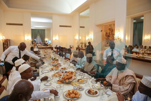 Les lauréats du concours international de récitations du Coran en quelques clichés au palais, le temps d'un Ndogou!!!