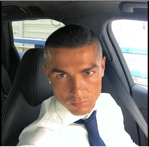 La nouvelle coupe de cheveux de Cristiano Ronaldo...