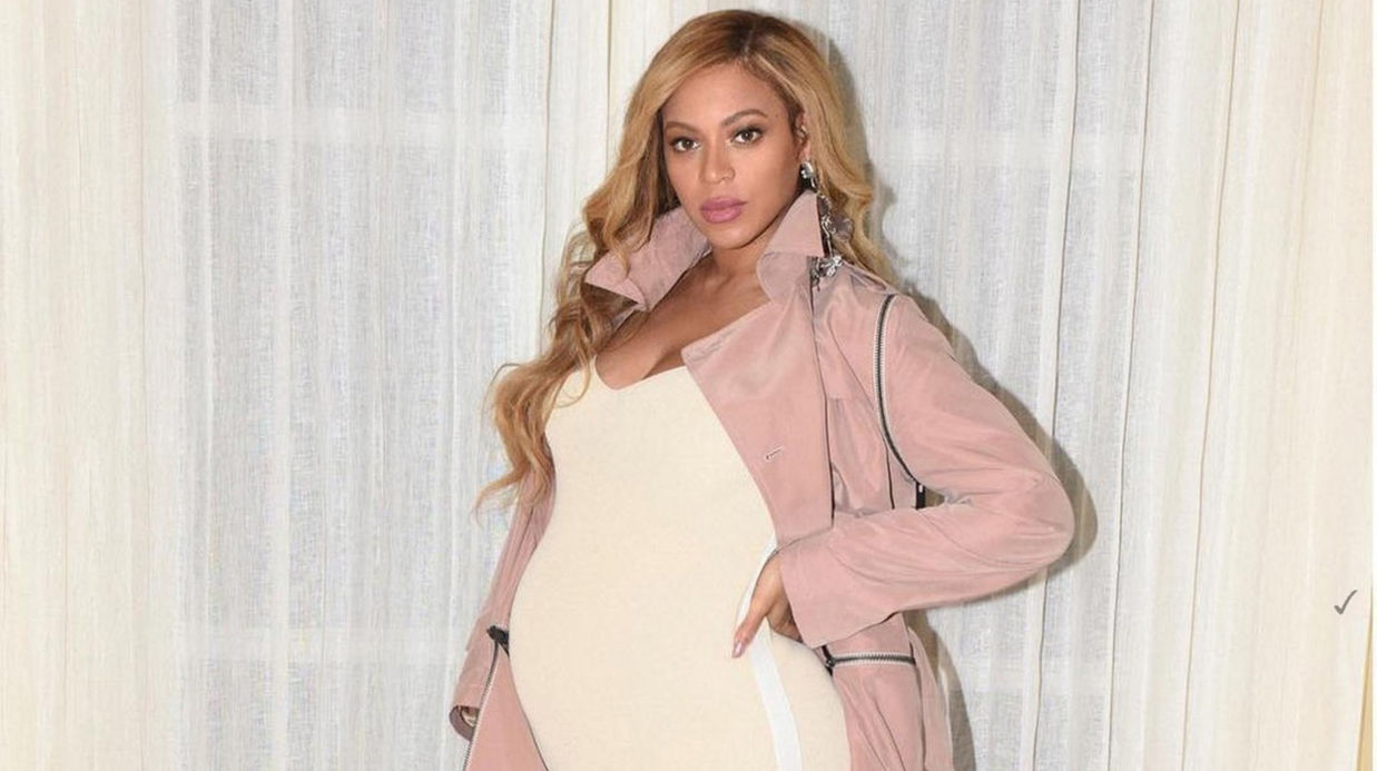 Beyoncé pour­rait accou­cher chez elle, elle a trans­formé sa villa en mater­nité