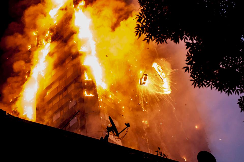 7 photos : HORREUR, les images apocalyptiques de l'incendie de la Tour Grenfell à Londres