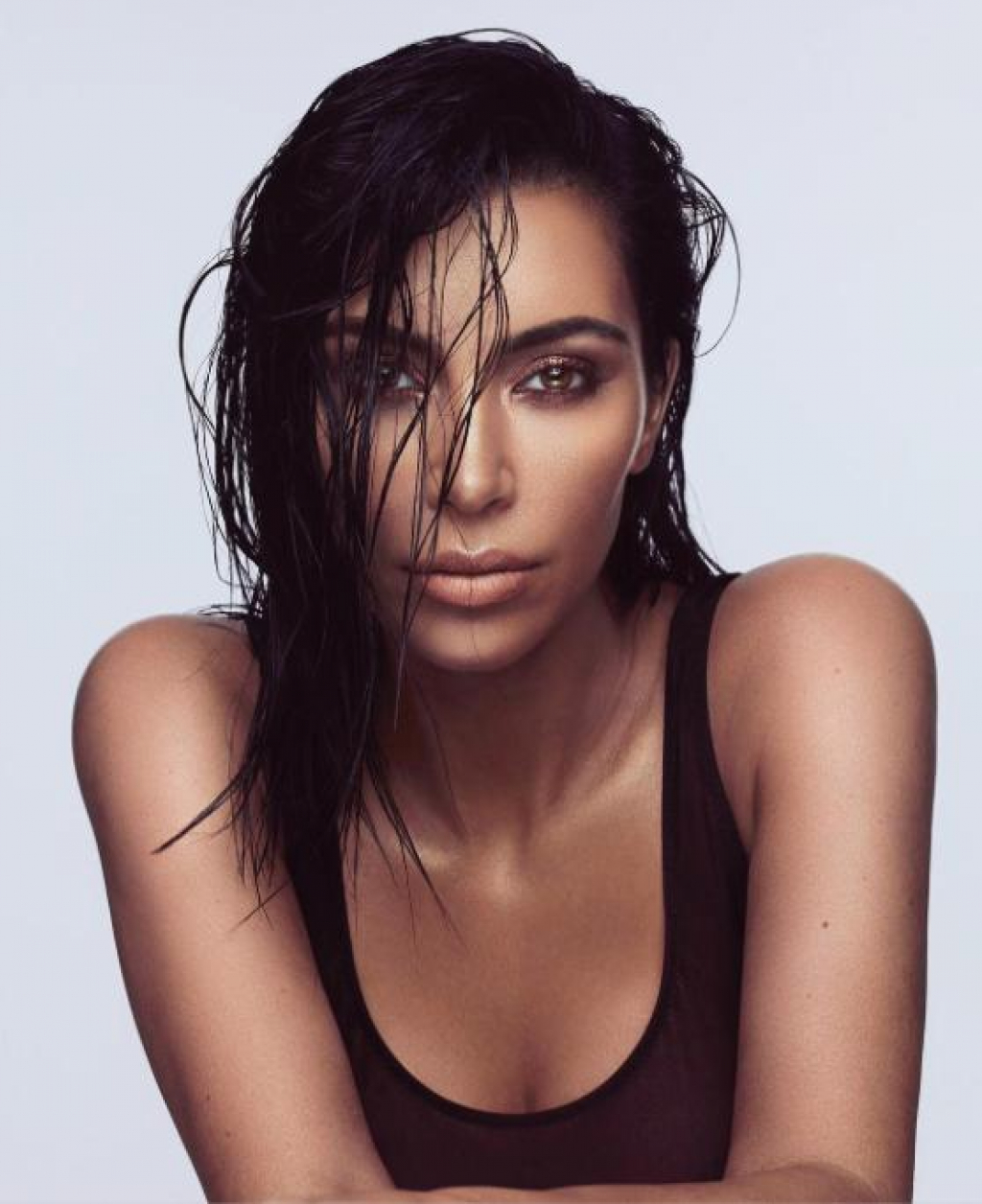 Kim Kardashian fait scandale avec son dernier look, regardez mieux, vous comprendrez pourquoi 