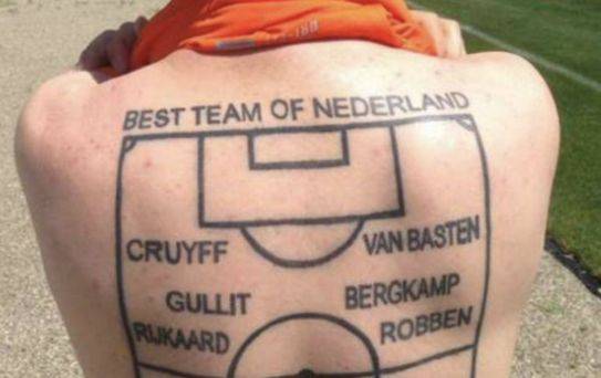 Un Géorgien se fait tatouer son onze de rêve des Pays-Bas