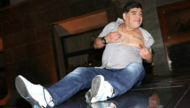 EXCÈS : Maradona finit dans un piteux état à Naples