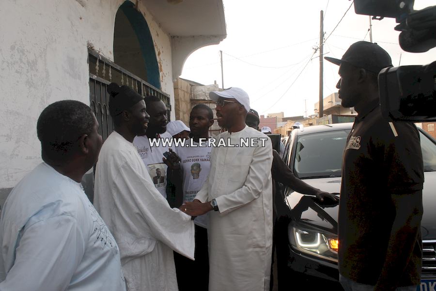 Photos : Thierno Bâ fait un don de 10 tonnes de ciment à la maison de Serigne Touba de Yeumbeul Sud